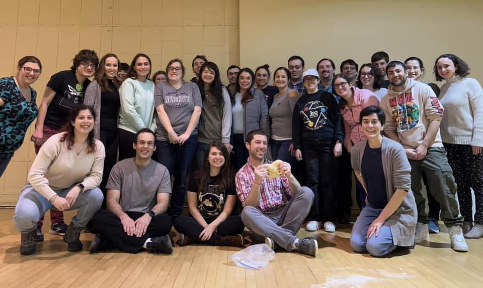 Jewish Young Community gathered for a group photo at MJCBY